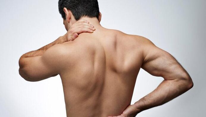 Μια μεσοσπονδυλική κήλη εκδηλώνεται με πόνο στην πλάτη και συμβάλλει στην επιδείνωση της ισχύος